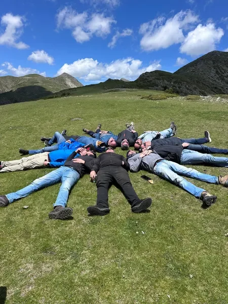 מרחב טיפולי שקט ומזמין עם אור טבעי וצמחייה